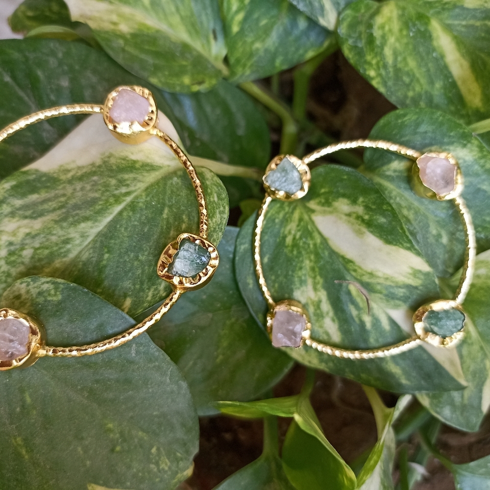 Very pretty handmade gold platted stone studded dangler earrings - Picture 9 of 9